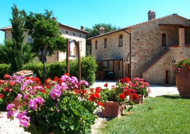 Borgo Il Villino Casa de hóspedes Casole dʼElsa Exterior foto