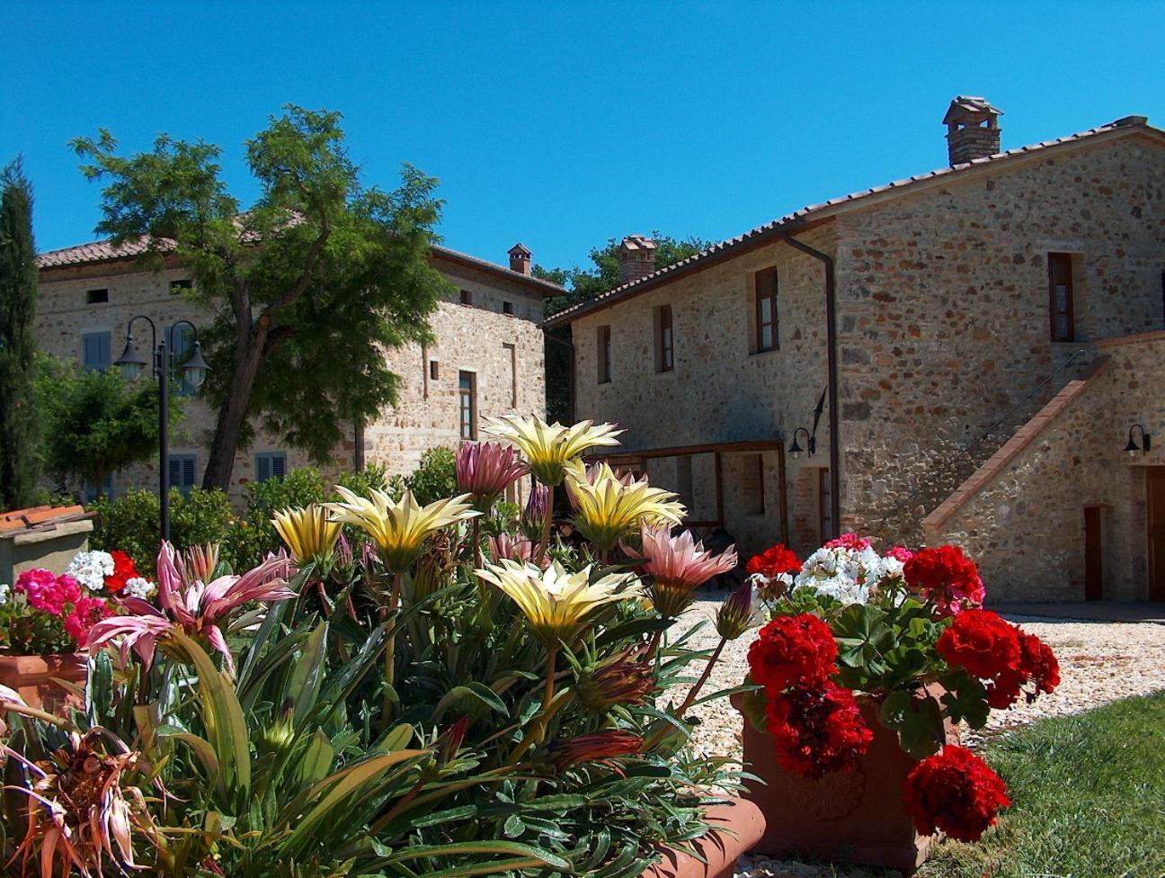 Borgo Il Villino Casa de hóspedes Casole dʼElsa Exterior foto