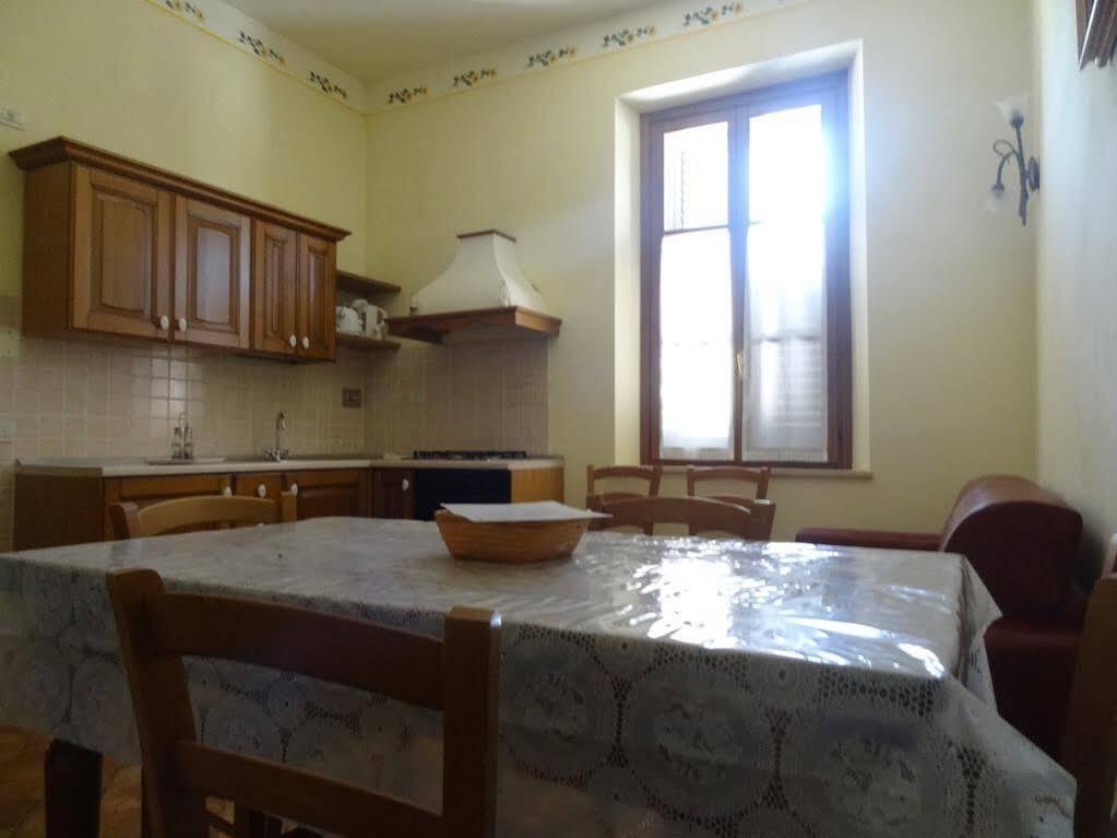 Borgo Il Villino Casa de hóspedes Casole dʼElsa Exterior foto