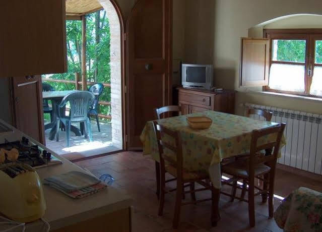 Borgo Il Villino Casa de hóspedes Casole dʼElsa Exterior foto